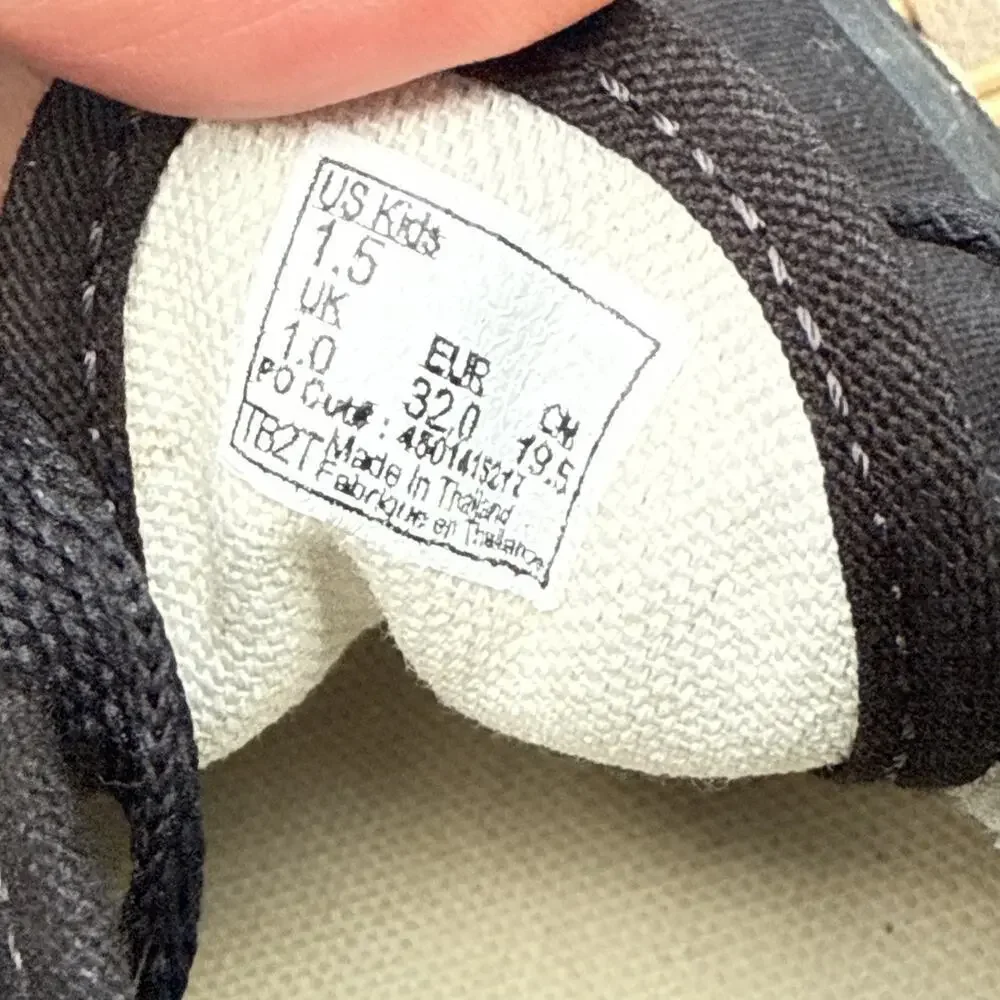 VANS Sneakers Youth Black Lace-Up Shoe Size 1.5 US Kids UK 1.0 Boys Girls Skids